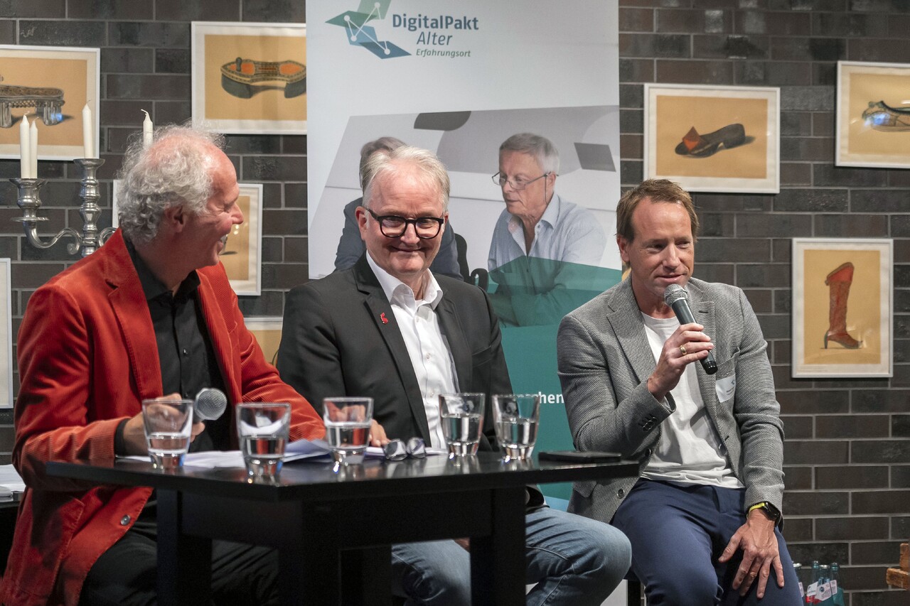 Diskussion beim Digitalpakt Alter
